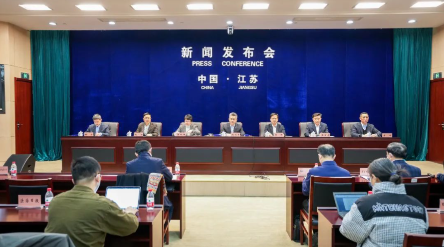 光伏保量保價(jià)400小時(shí)！江蘇新能源2025年入市新規(guī)發(fā)布